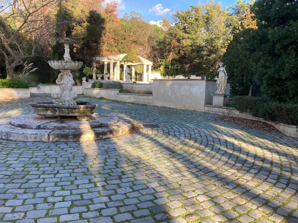 Gite Encore Un Soir Hyères Exterior foto